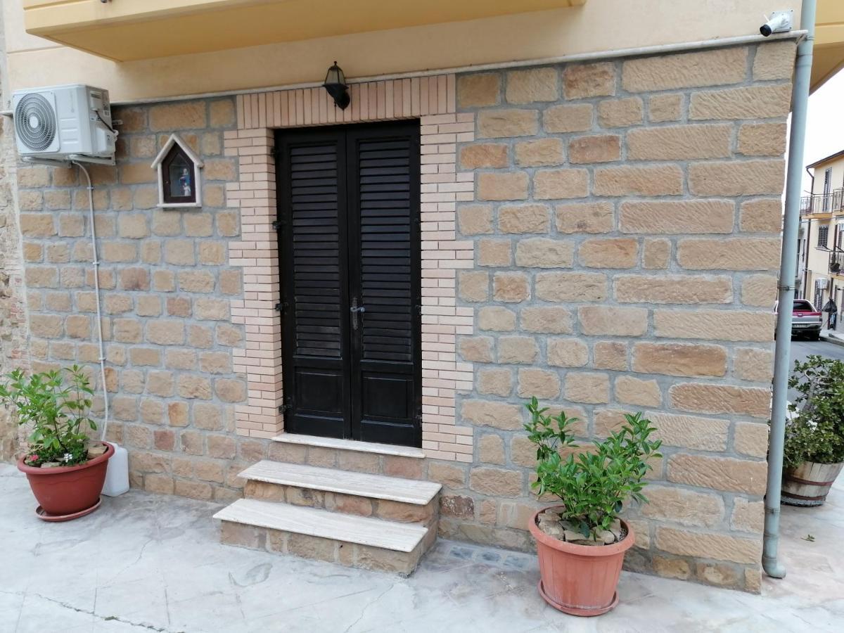 STONE HOUSE e Casa Vacanze Zia Rosina Montemaggiore Belsito Exterior foto